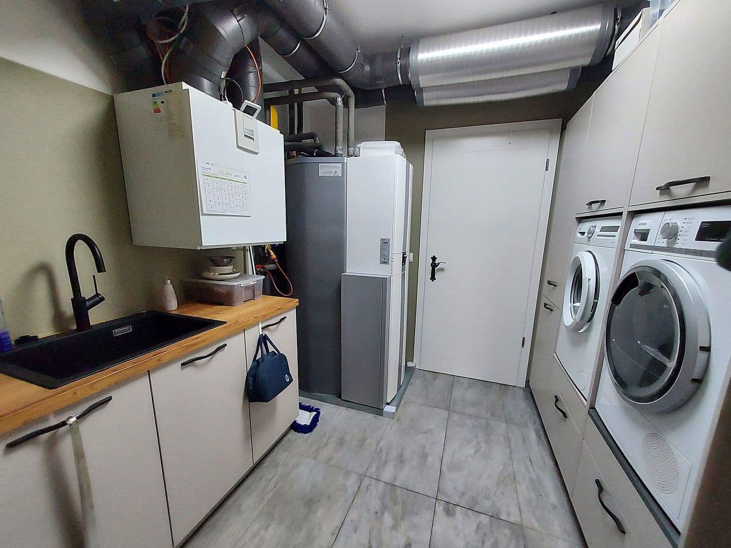 Prodej domu 160 m², pozemek 859 m², Dersum, Dolní Sasko Prodej domu 160 m², pozemek 859 m², Dersum, Dolní Sasko