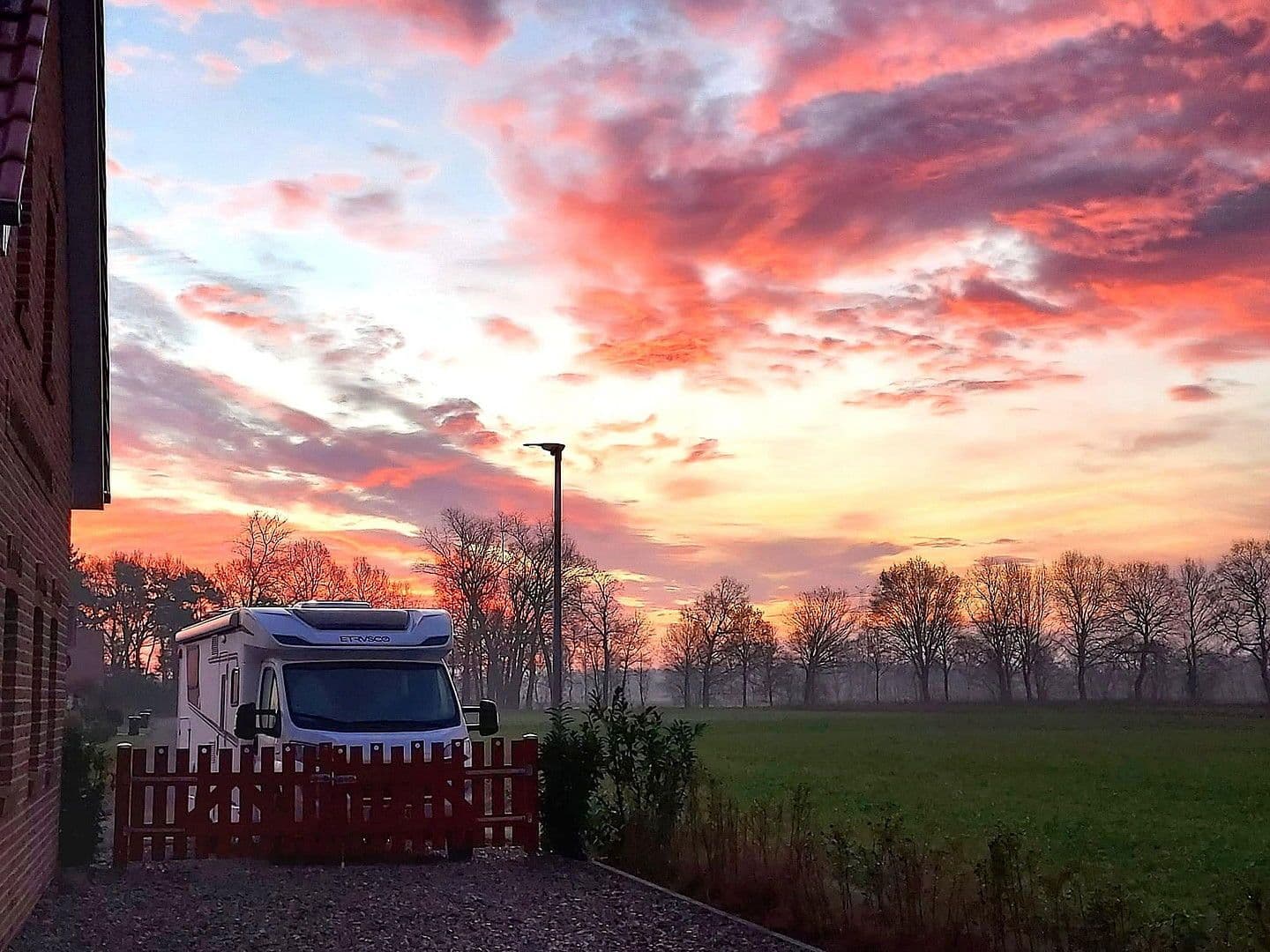 Prodej domu 160 m², pozemek 859 m², Dersum, Dolní Sasko Prodej domu 160 m², pozemek 859 m², Dersum, Dolní Sasko