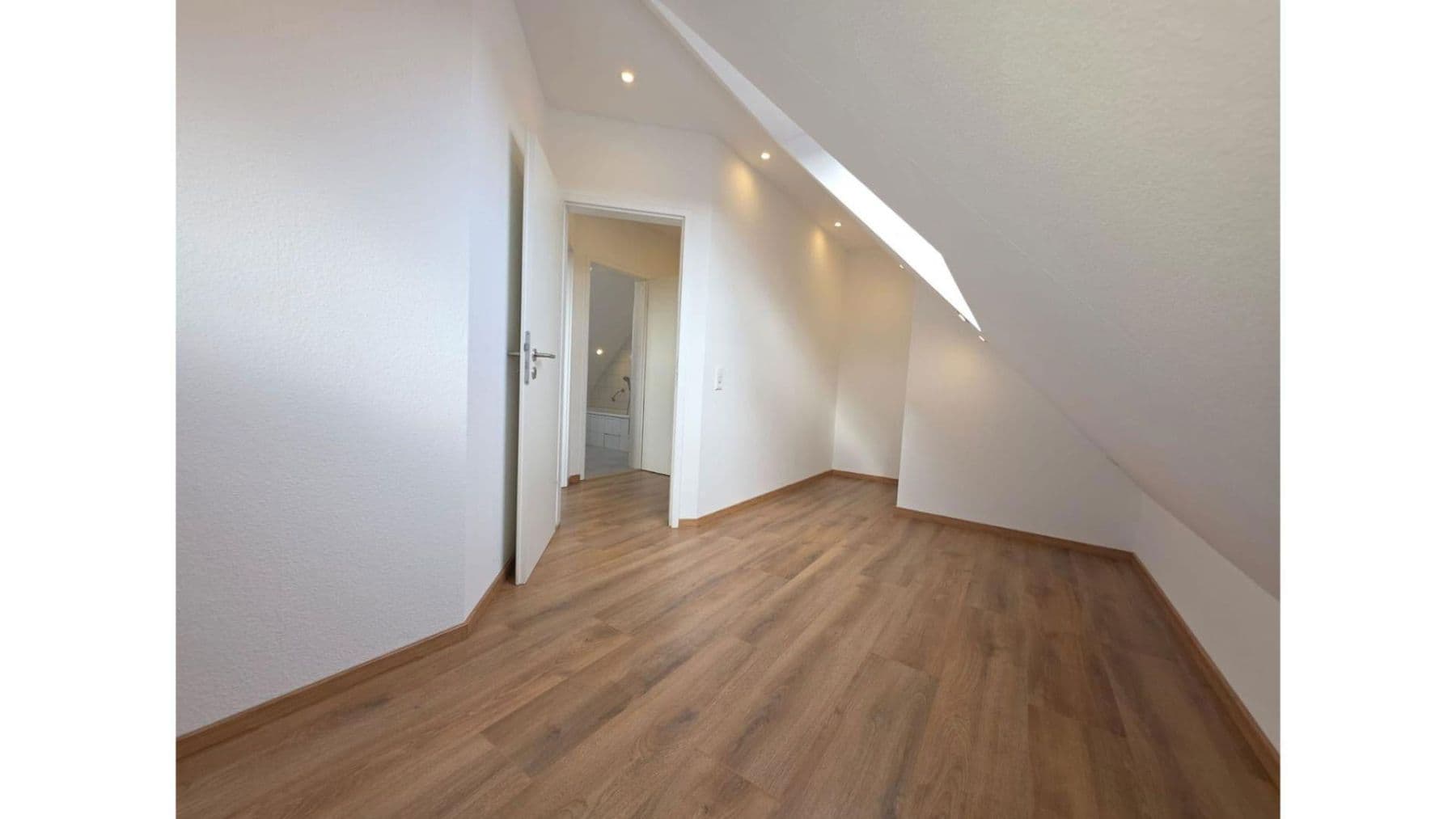 Prodej bytu 3+1 66 m², Landau in der Pfalz, Porýní-Falc Prodej bytu 3+1 66 m², Landau in der Pfalz, Porýní-Falc