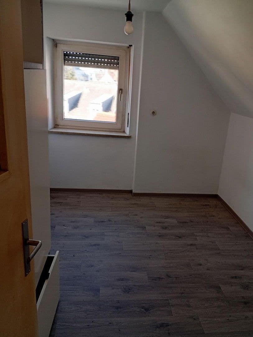 Pronájem bytu 2+1 35 m², Innere Uferstr. 6, Augsburg, Bavorsko Pronájem bytu 2+1 35 m², Innere Uferstr. 6, Augsburg, Bavorsko