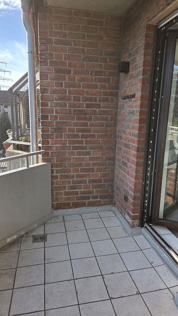 Pronájem bytu 3+1 74 m², Kurfürstenstraße 12, Duisburg, Severní Porýní-Vestfálsko Pronájem bytu 3+1 74 m², Kurfürstenstraße 12, Duisburg, Severní Porýní-Vestfálsko