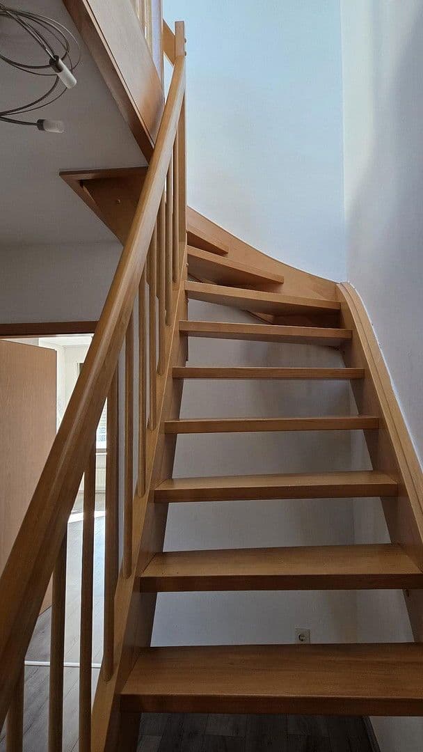 Pronájem bytu 3+1 74 m², Kurfürstenstraße 12, Duisburg, Severní Porýní-Vestfálsko Pronájem bytu 3+1 74 m², Kurfürstenstraße 12, Duisburg, Severní Porýní-Vestfálsko