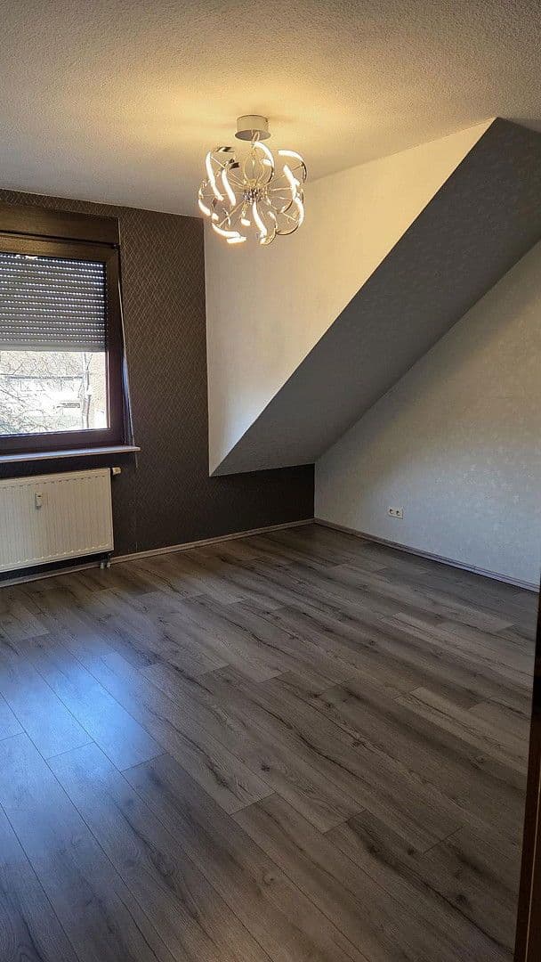 Pronájem bytu 3+1 74 m², Kurfürstenstraße 12, Duisburg, Severní Porýní-Vestfálsko Pronájem bytu 3+1 74 m², Kurfürstenstraße 12, Duisburg, Severní Porýní-Vestfálsko
