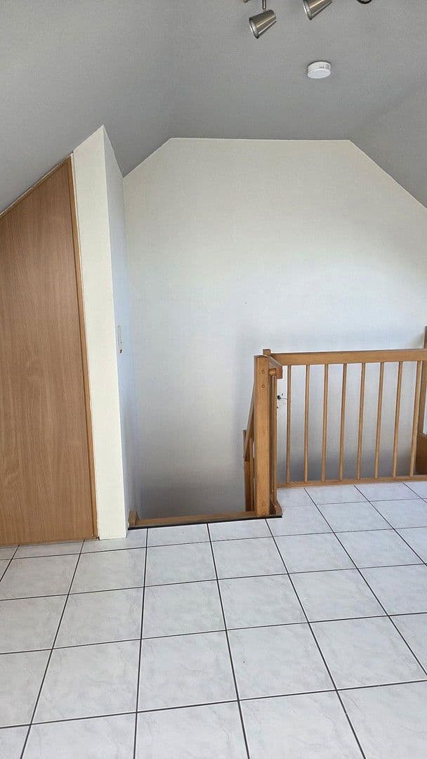 Pronájem bytu 3+1 74 m², Kurfürstenstraße 12, Duisburg, Severní Porýní-Vestfálsko Pronájem bytu 3+1 74 m², Kurfürstenstraße 12, Duisburg, Severní Porýní-Vestfálsko