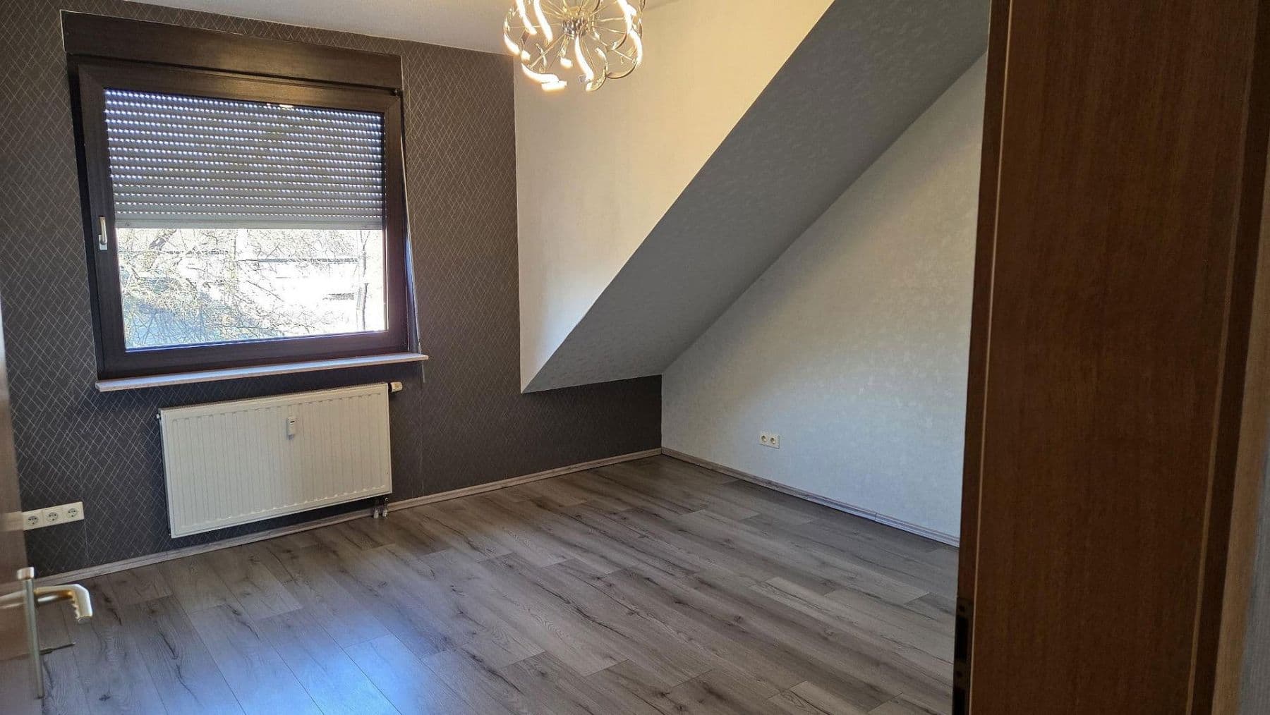 Pronájem bytu 3+1 74 m², Kurfürstenstraße 12, Duisburg, Severní Porýní-Vestfálsko Pronájem bytu 3+1 74 m², Kurfürstenstraße 12, Duisburg, Severní Porýní-Vestfálsko