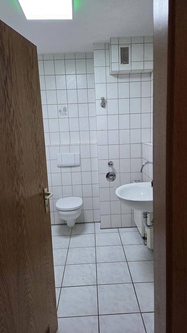 Pronájem bytu 3+1 74 m², Kurfürstenstraße 12, Duisburg, Severní Porýní-Vestfálsko Pronájem bytu 3+1 74 m², Kurfürstenstraße 12, Duisburg, Severní Porýní-Vestfálsko