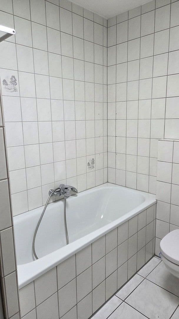 Pronájem bytu 3+1 74 m², Kurfürstenstraße 12, Duisburg, Severní Porýní-Vestfálsko Pronájem bytu 3+1 74 m², Kurfürstenstraße 12, Duisburg, Severní Porýní-Vestfálsko