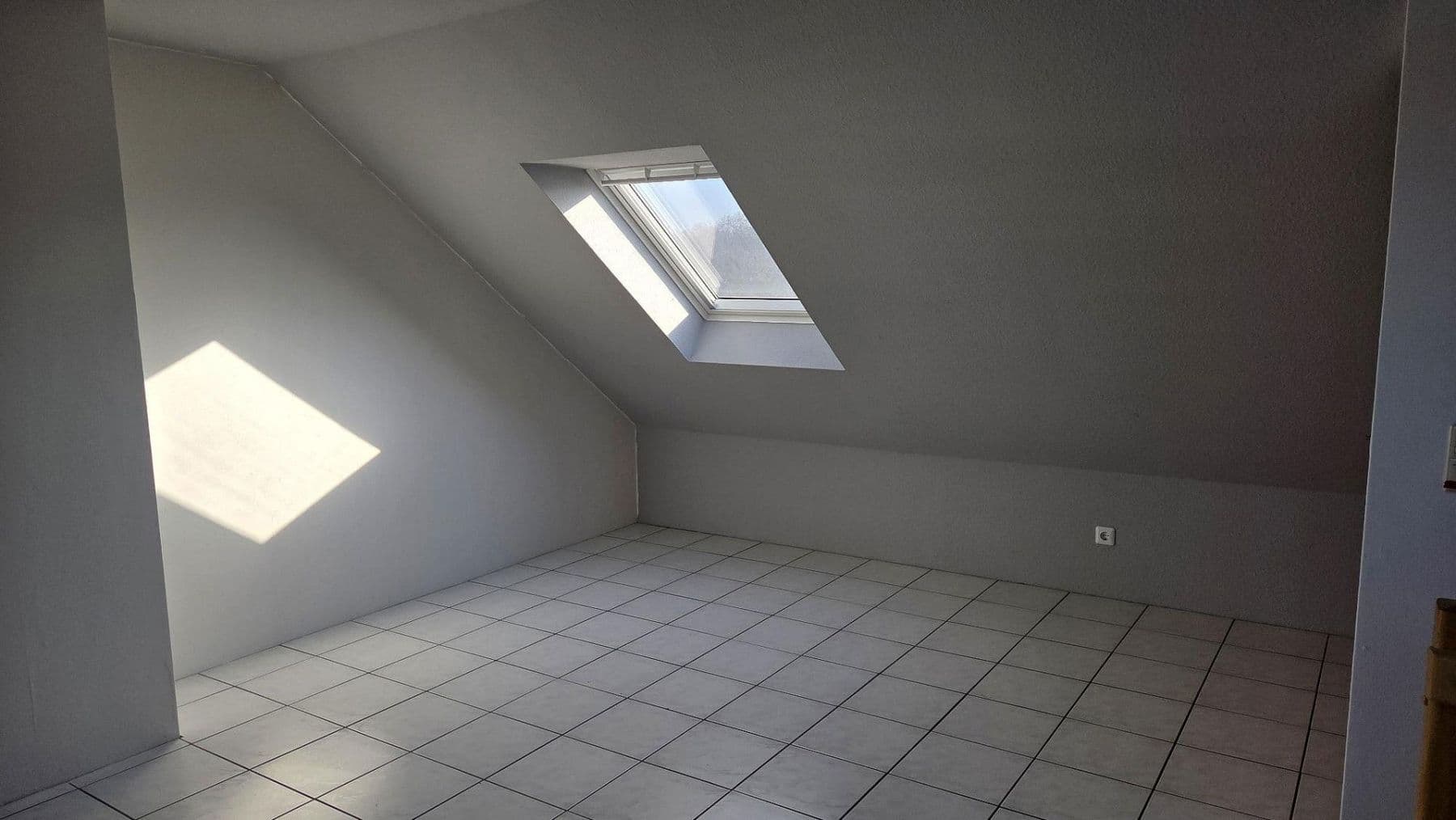 Pronájem bytu 3+1 74 m², Kurfürstenstraße 12, Duisburg, Severní Porýní-Vestfálsko Pronájem bytu 3+1 74 m², Kurfürstenstraße 12, Duisburg, Severní Porýní-Vestfálsko