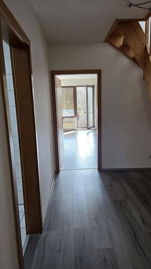 Pronájem bytu 3+1 74 m², Kurfürstenstraße 12, Duisburg, Severní Porýní-Vestfálsko Pronájem bytu 3+1 74 m², Kurfürstenstraße 12, Duisburg, Severní Porýní-Vestfálsko