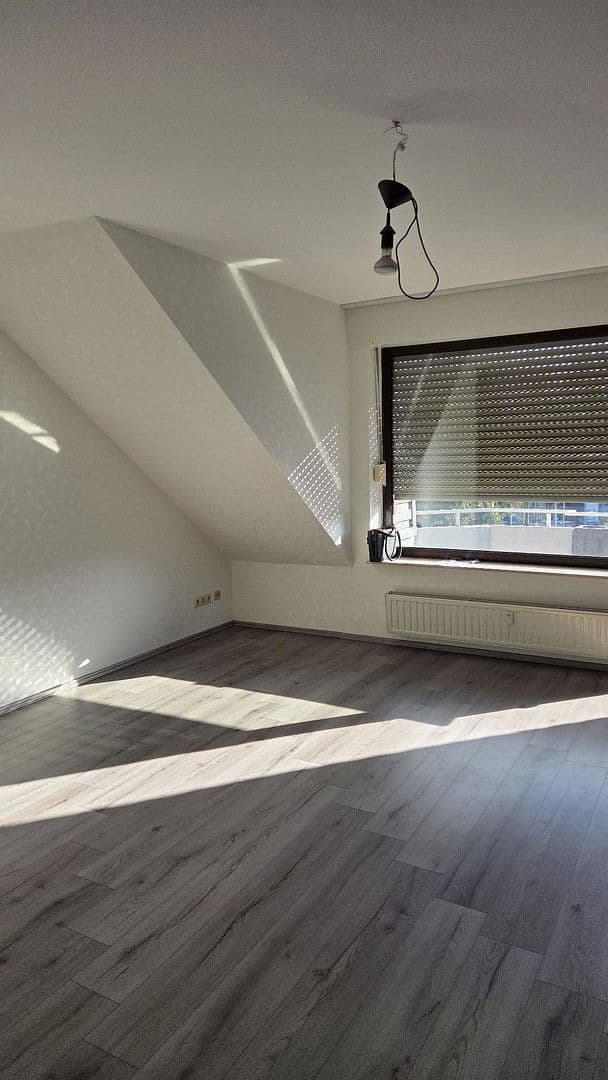 Pronájem bytu 3+1 74 m², Kurfürstenstraße 12, Duisburg, Severní Porýní-Vestfálsko Pronájem bytu 3+1 74 m², Kurfürstenstraße 12, Duisburg, Severní Porýní-Vestfálsko