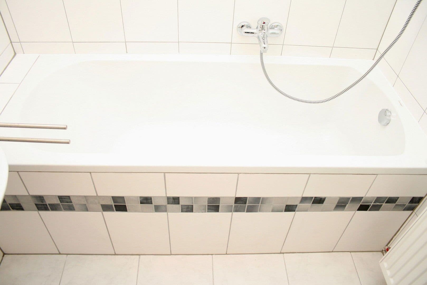 Pronájem bytu 2+1 68 m², Linec nad Rýnem, Porýní-Falc Pronájem bytu 2+1 68 m², Linec nad Rýnem, Porýní-Falc