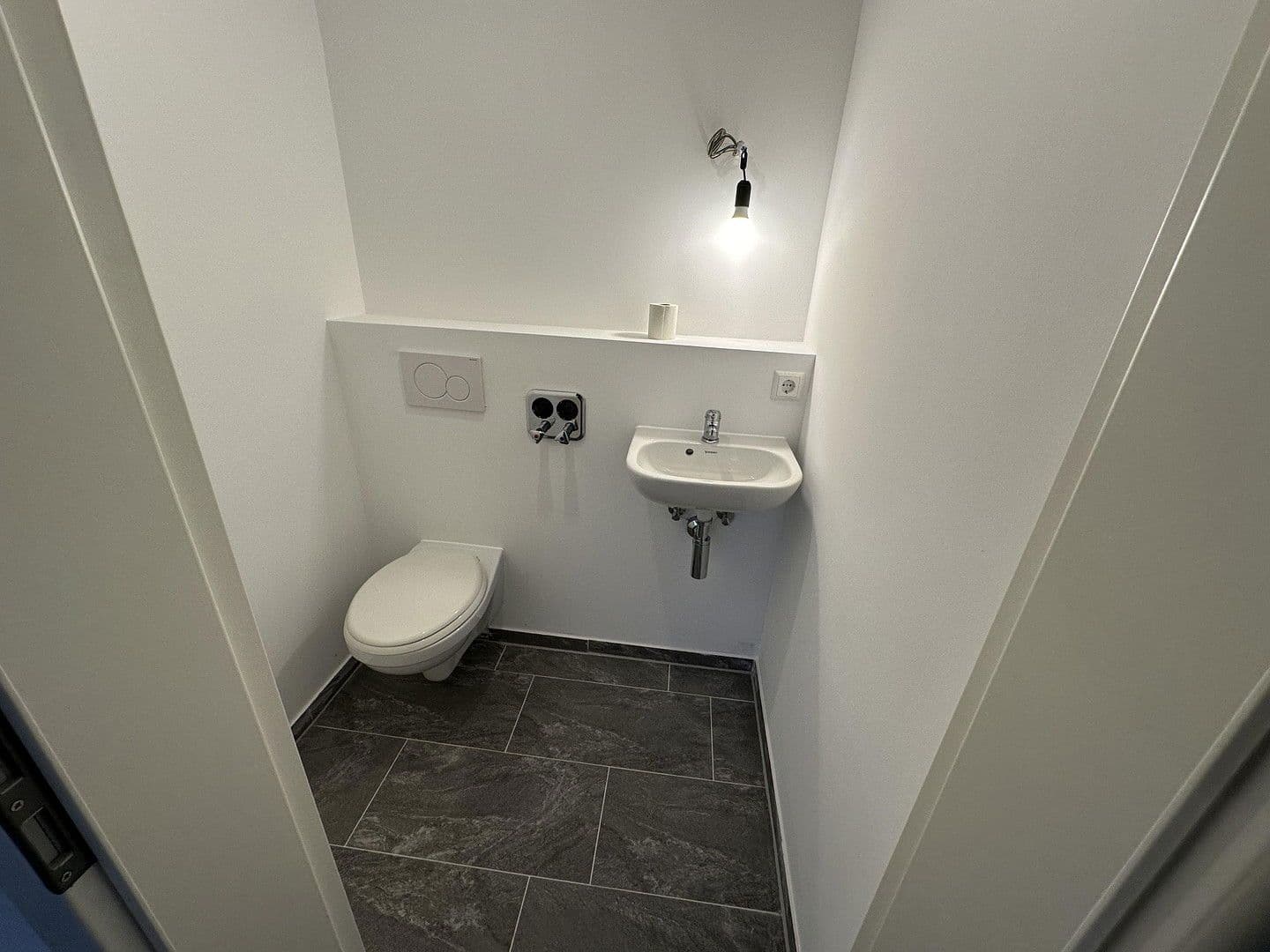 Pronájem kanceláře 35 m², Fritz-Müller-Str.135, Esslingen am Neckar, Bádensko-Württembersko Pronájem kanceláře 35 m², Fritz-Müller-Str.135, Esslingen am Neckar, Bádensko-Württembersko