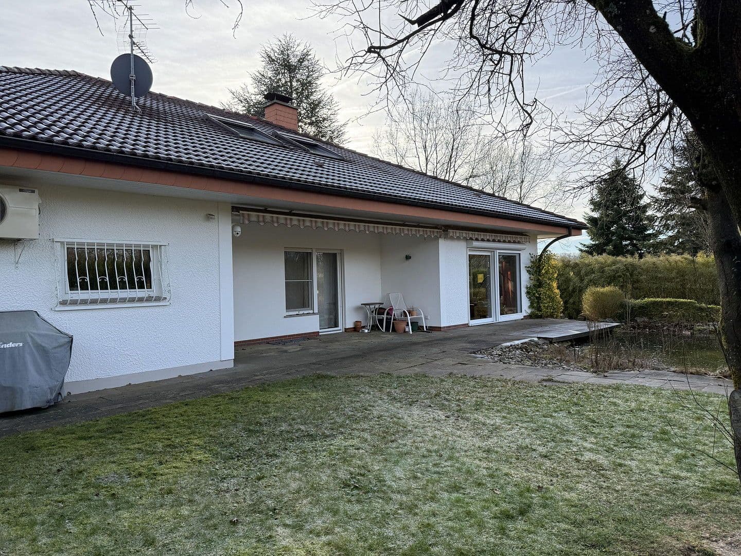 Prodej domu 240 m², pozemek 992 m², Weyerbusch, Porýní-Falc Prodej domu 240 m², pozemek 992 m², Weyerbusch, Porýní-Falc