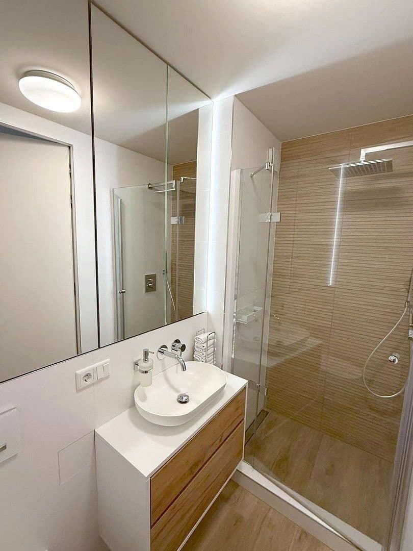 Pronájem bytu 4+kk 100 m², Kaiserswerther str. 73, Dusseldorf, Severní Porýní-Vestfálsko Pronájem bytu 4+kk 100 m², Kaiserswerther str. 73, Dusseldorf, Severní Porýní-Vestfálsko