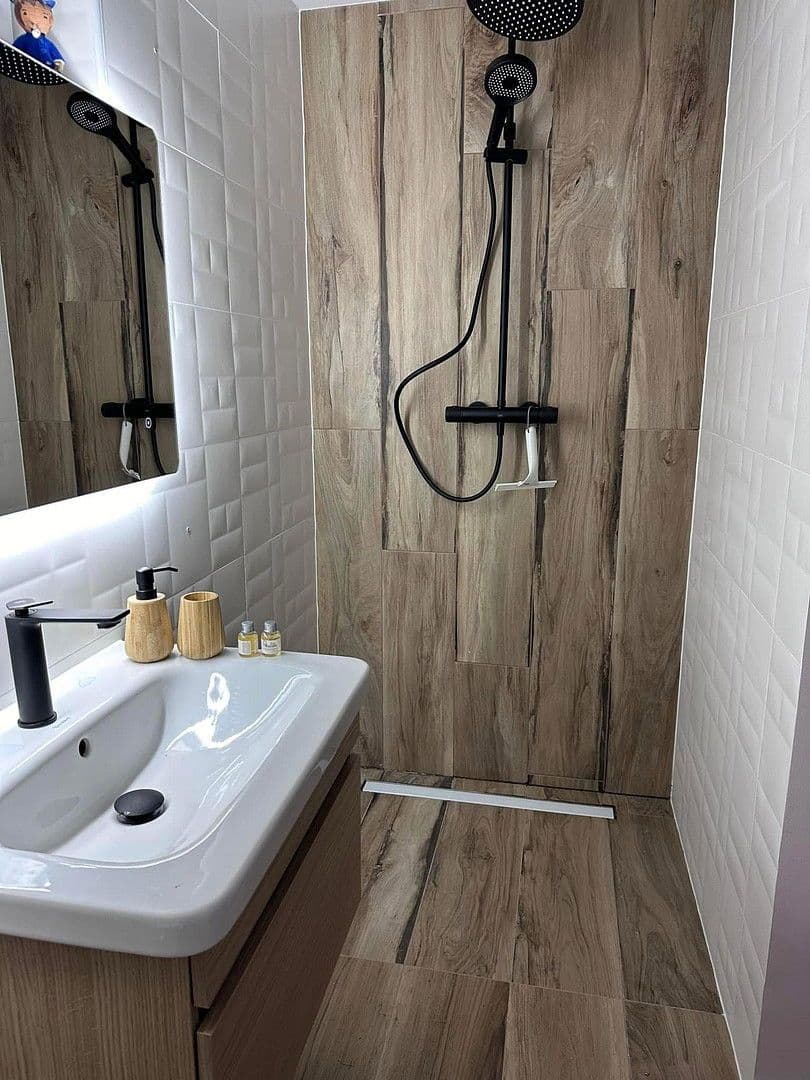 Prodej domu 190 m², pozemek 900 m², Dranske, Mecklenburg-Vorpommern Prodej domu 190 m², pozemek 900 m², Dranske, Mecklenburg-Vorpommern