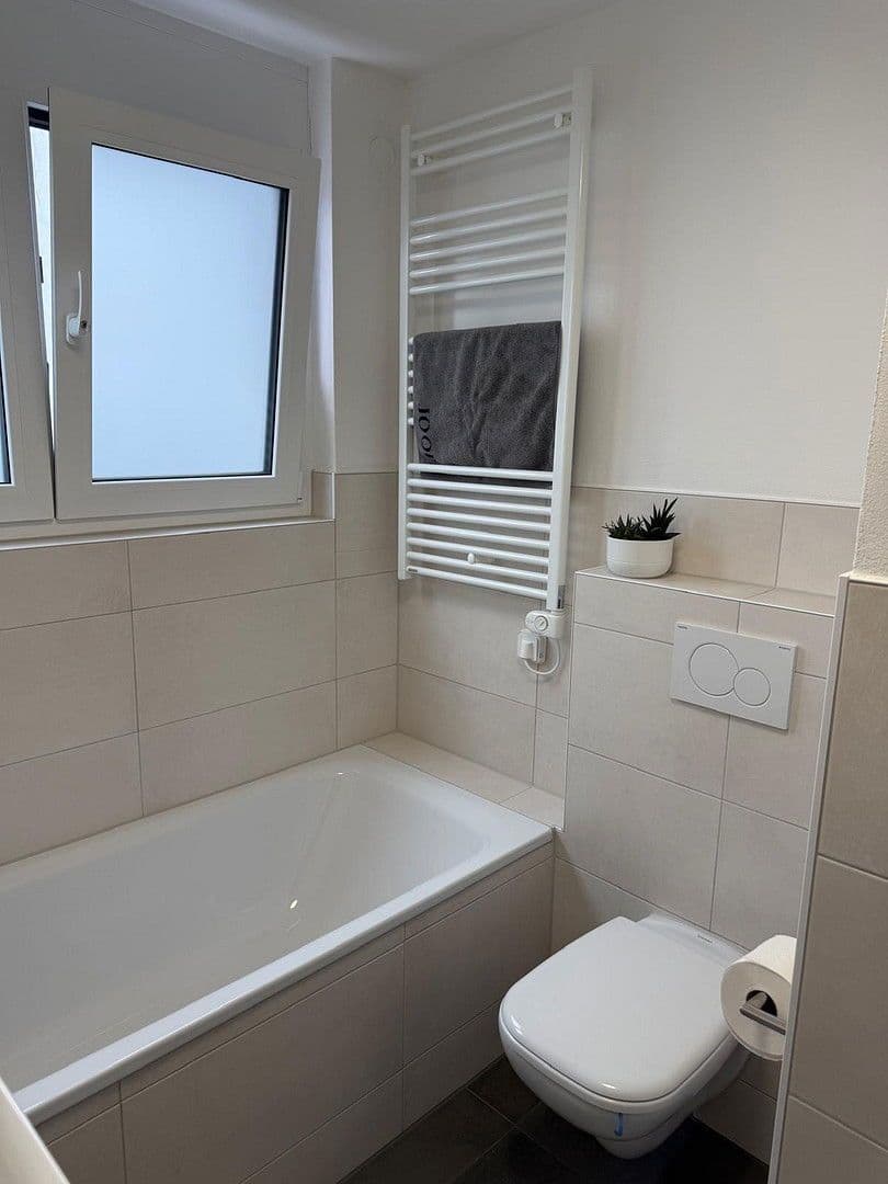 Prodej bytu 4+1 79 m², Käthe-Kollwitz-Str. 2, Holzgerlingen, Bádensko-Württembersko Prodej bytu 4+1 79 m², Käthe-Kollwitz-Str. 2, Holzgerlingen, Bádensko-Württembersko