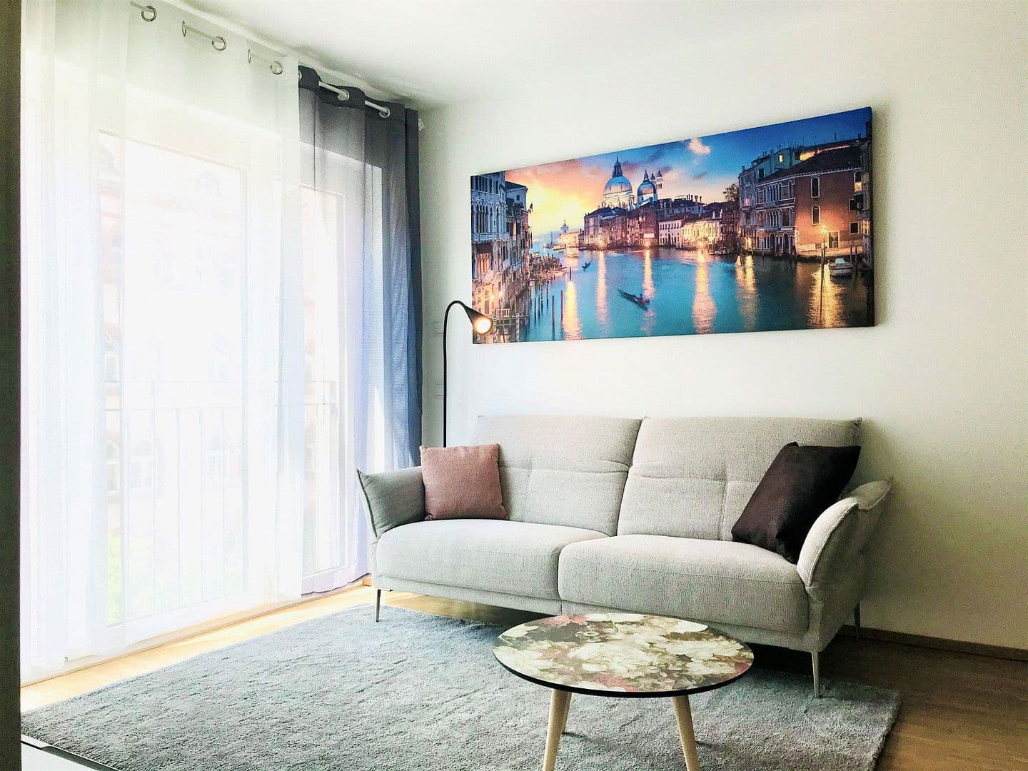 Pronájem bytu 2+1 55 m², Frankfurt am Main, Hessen Pronájem bytu 2+1 55 m², Frankfurt am Main, Hessen