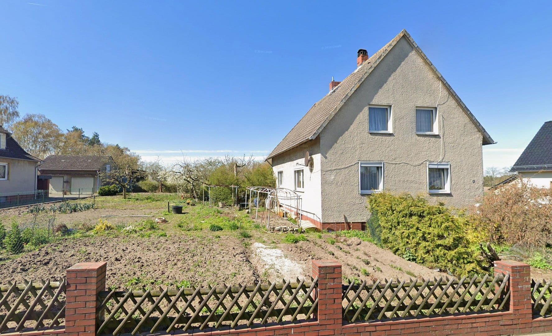 Prodej domu 150 m², pozemek 2.500 m², Bergstraße 4, Bahrdorf, Dolní Sasko Prodej domu 150 m², pozemek 2.500 m², Bergstraße 4, Bahrdorf, Dolní Sasko