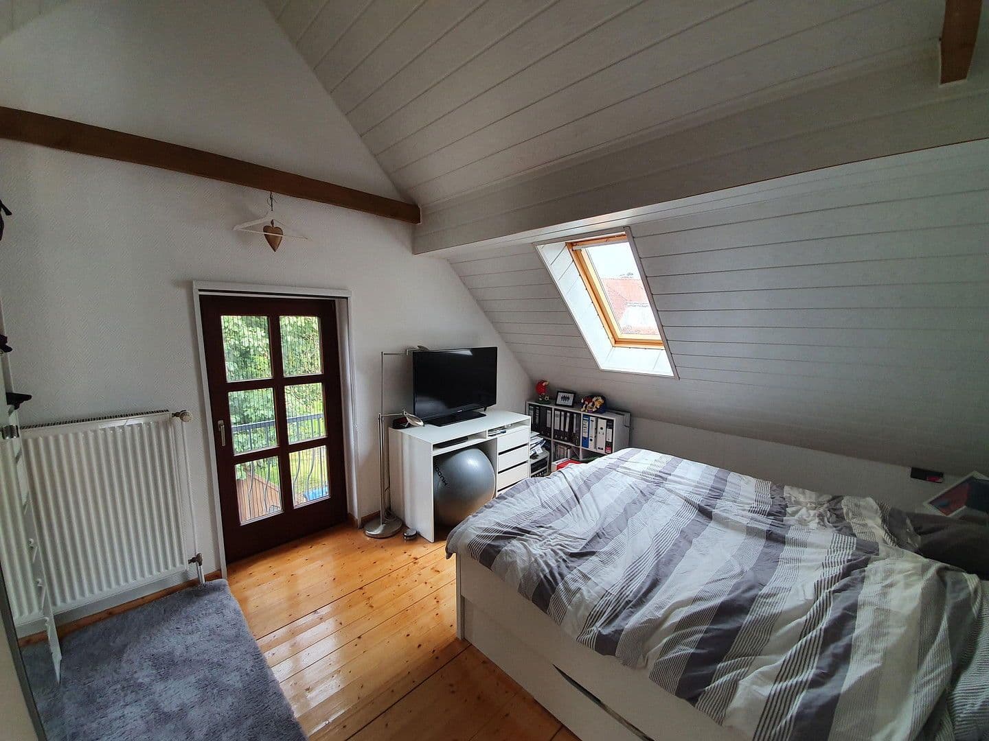 Prodej domu 110 m², pozemek 493 m², Anemonenweg 9a, Laatzen, Dolní Sasko Prodej domu 110 m², pozemek 493 m², Anemonenweg 9a, Laatzen, Dolní Sasko