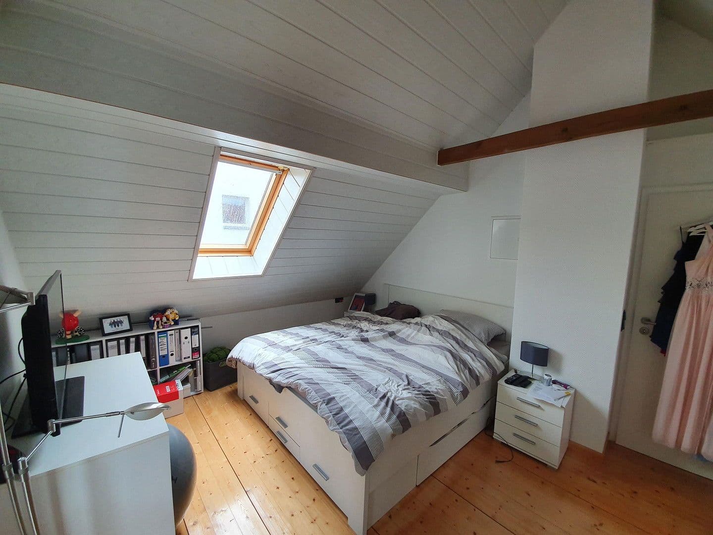 Prodej domu 110 m², pozemek 493 m², Anemonenweg 9a, Laatzen, Dolní Sasko Prodej domu 110 m², pozemek 493 m², Anemonenweg 9a, Laatzen, Dolní Sasko