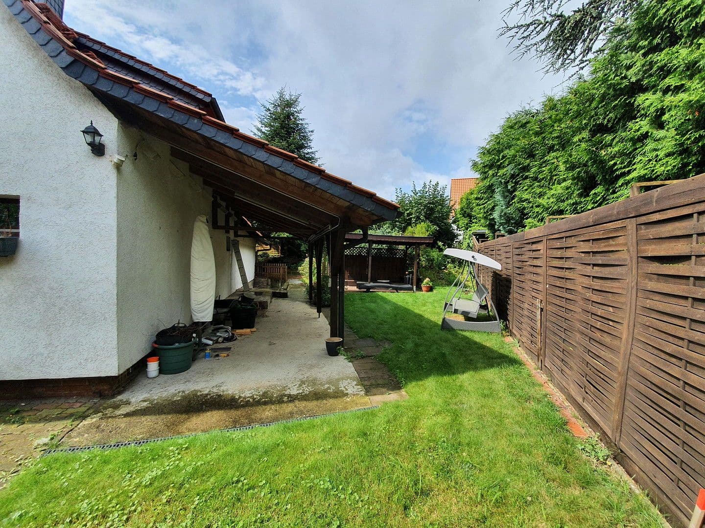 Prodej domu 110 m², pozemek 493 m², Anemonenweg 9a, Laatzen, Dolní Sasko Prodej domu 110 m², pozemek 493 m², Anemonenweg 9a, Laatzen, Dolní Sasko