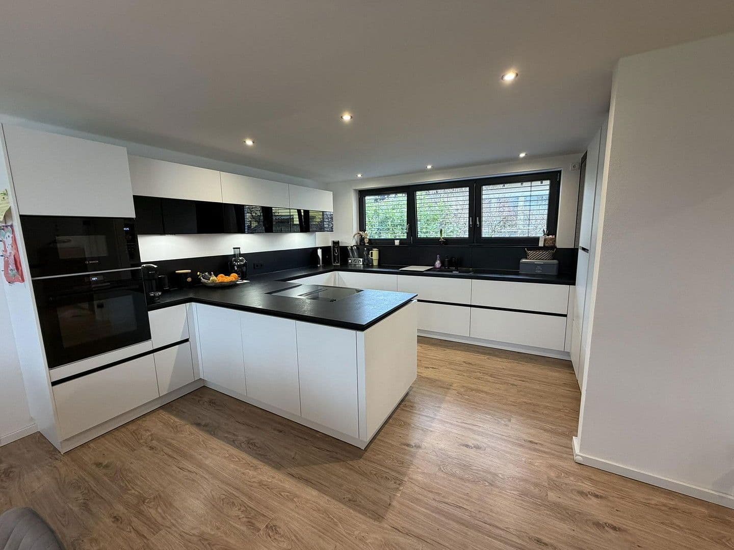 Prodej domu 306 m², pozemek 1.400 m², Ilsfeld, Bádensko-Württembersko Prodej domu 306 m², pozemek 1.400 m², Ilsfeld, Bádensko-Württembersko