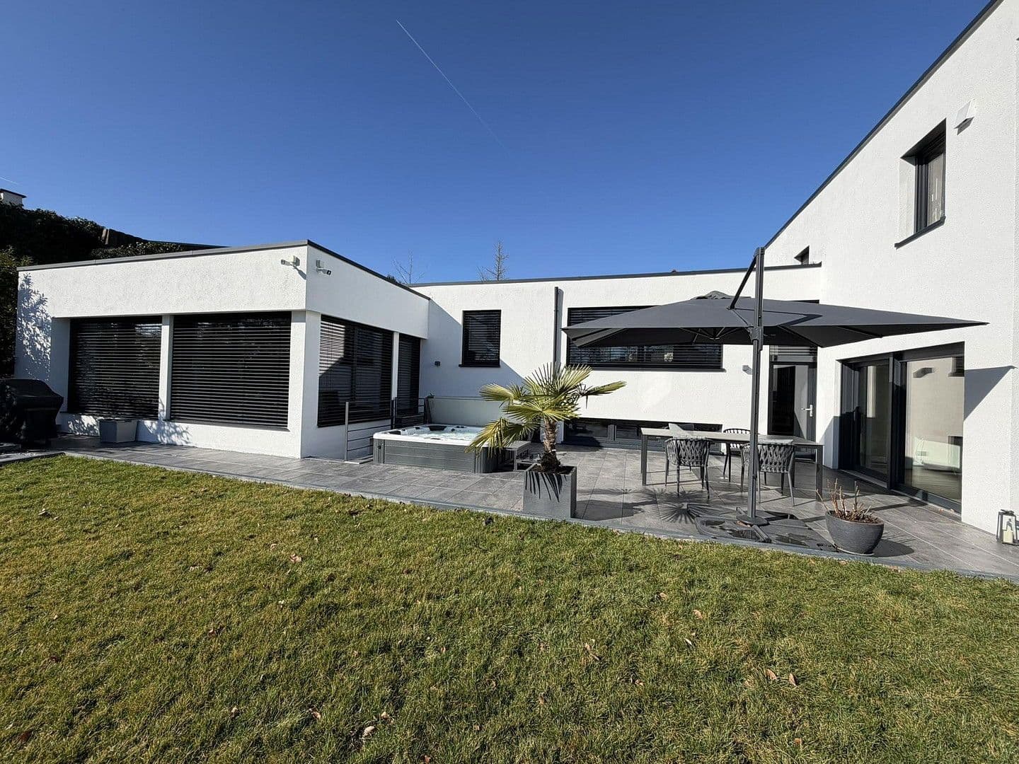 Prodej domu 306 m², pozemek 1.400 m², Ilsfeld, Bádensko-Württembersko Prodej domu 306 m², pozemek 1.400 m², Ilsfeld, Bádensko-Württembersko