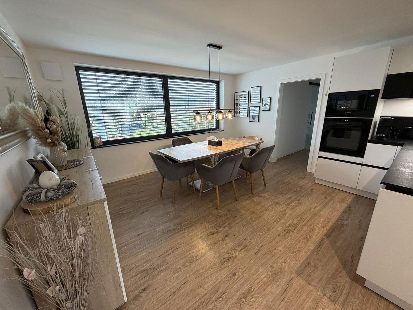 Prodej domu 306 m², pozemek 1.400 m², Ilsfeld, Bádensko-Württembersko Prodej domu 306 m², pozemek 1.400 m², Ilsfeld, Bádensko-Württembersko