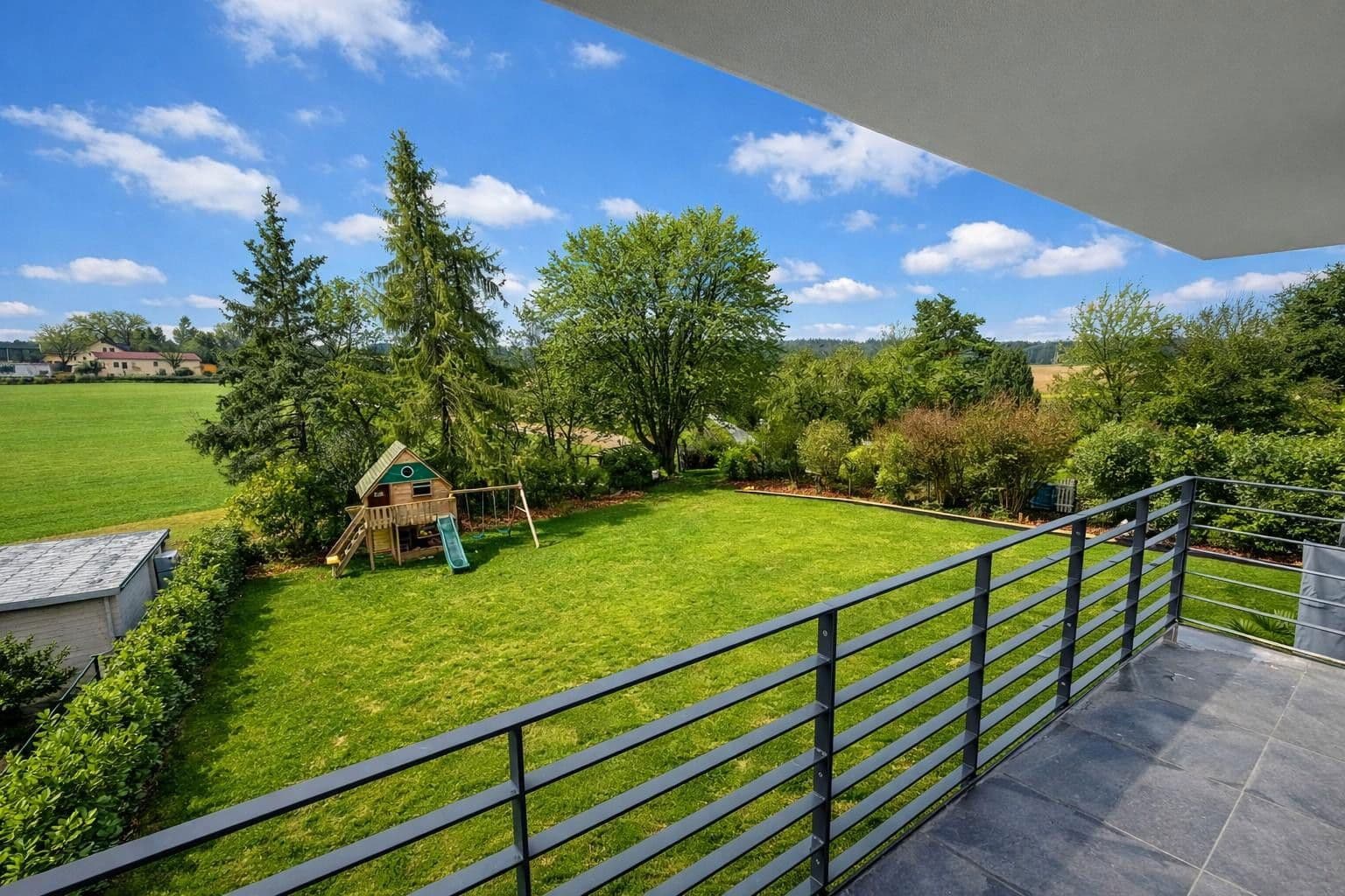 Prodej domu 306 m², pozemek 1.400 m², Ilsfeld, Bádensko-Württembersko Prodej domu 306 m², pozemek 1.400 m², Ilsfeld, Bádensko-Württembersko