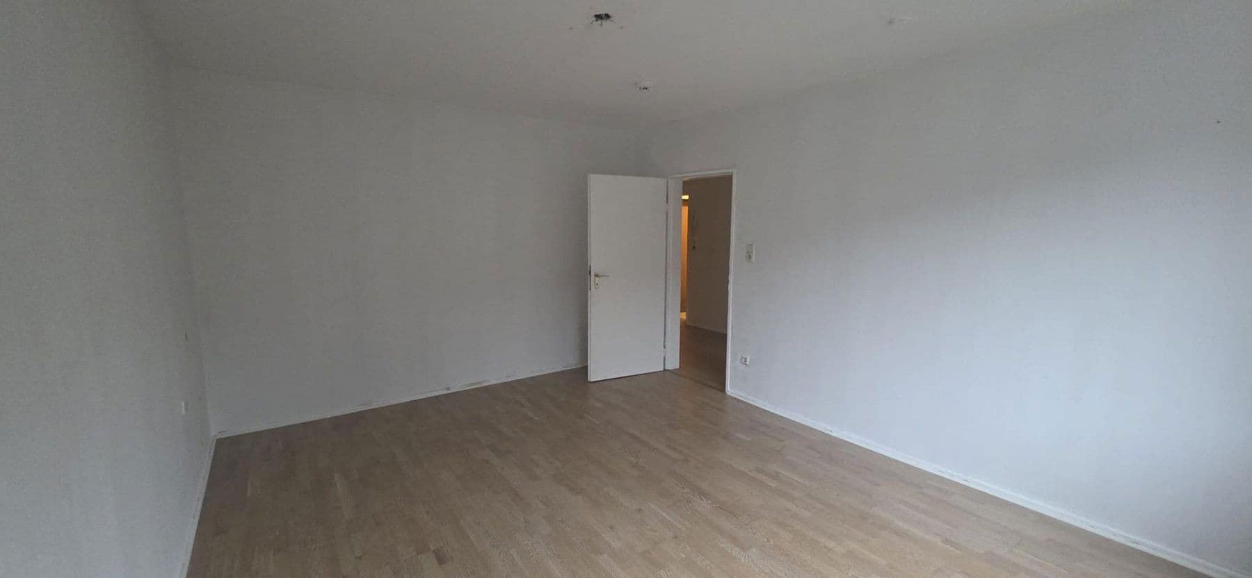 Pronájem bytu 3+1 80 m², Wuppertal, Severní Porýní-Vestfálsko Pronájem bytu 3+1 80 m², Wuppertal, Severní Porýní-Vestfálsko