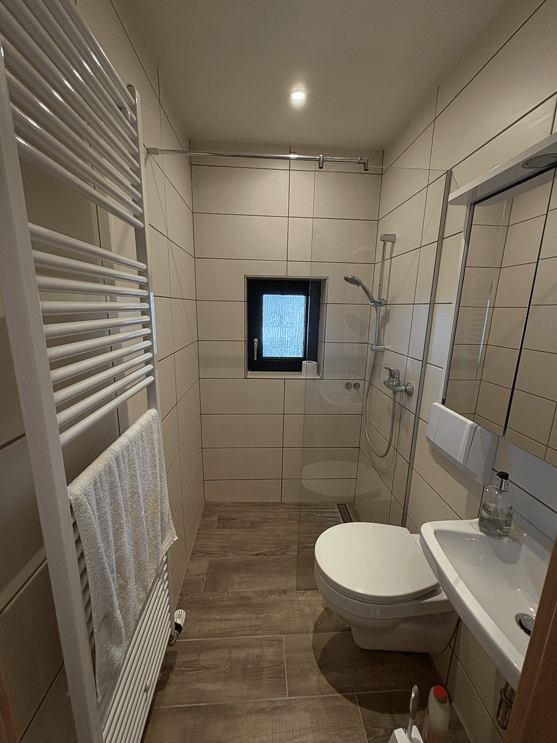 Prodej domu 139 m², pozemek 744 m², Enzenberg 4, Jünkerath, Porýní-Falc Prodej domu 139 m², pozemek 744 m², Enzenberg 4, Jünkerath, Porýní-Falc