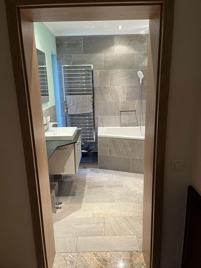 Prodej domu 350 m², pozemek 766 m², Kickelsberg 17, Bad Camberg, Hessen Prodej domu 350 m², pozemek 766 m², Kickelsberg 17, Bad Camberg, Hessen