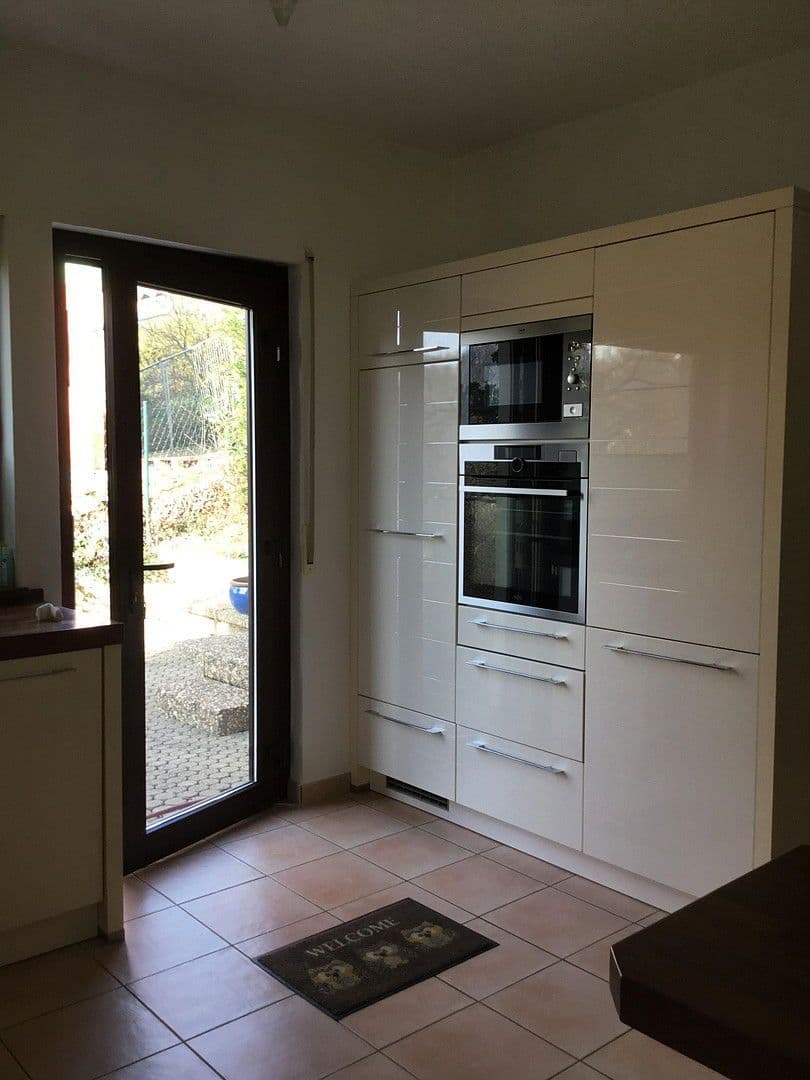 Prodej domu 350 m², pozemek 766 m², Kickelsberg 17, Bad Camberg, Hessen Prodej domu 350 m², pozemek 766 m², Kickelsberg 17, Bad Camberg, Hessen