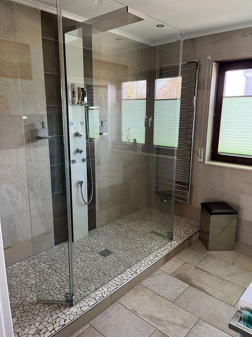 Prodej domu 350 m², pozemek 766 m², Kickelsberg 17, Bad Camberg, Hessen Prodej domu 350 m², pozemek 766 m², Kickelsberg 17, Bad Camberg, Hessen