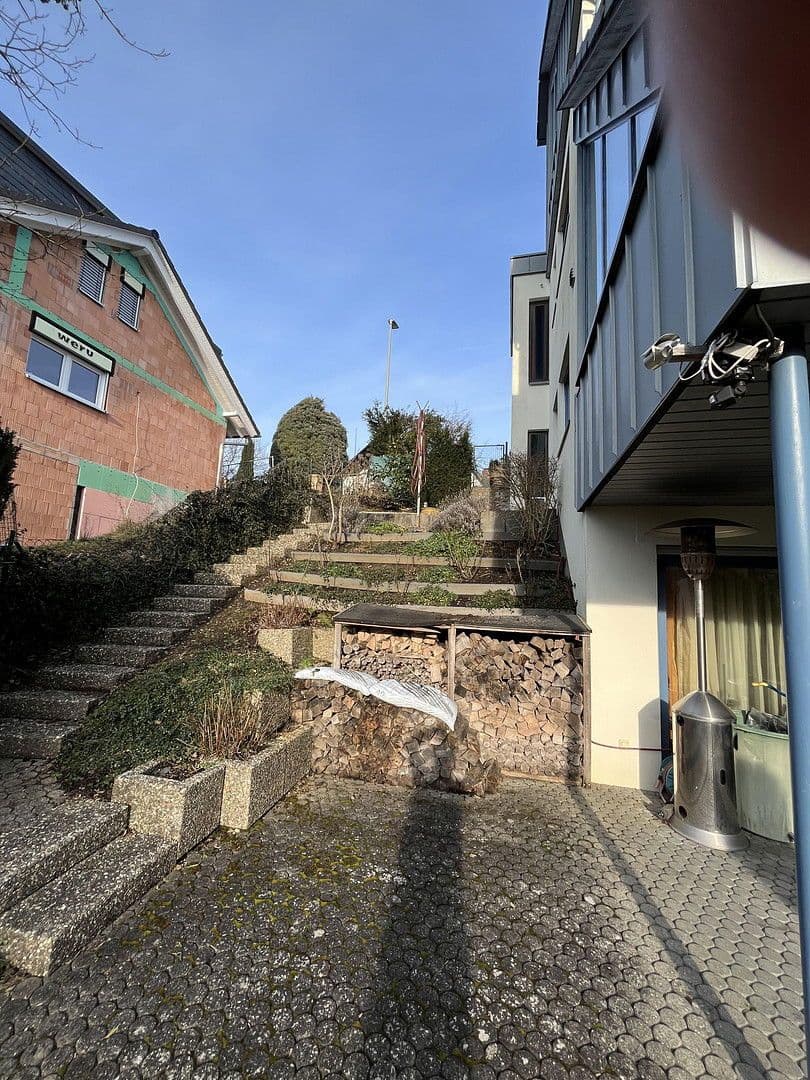 Prodej domu 350 m², pozemek 766 m², Kickelsberg 17, Bad Camberg, Hessen Prodej domu 350 m², pozemek 766 m², Kickelsberg 17, Bad Camberg, Hessen