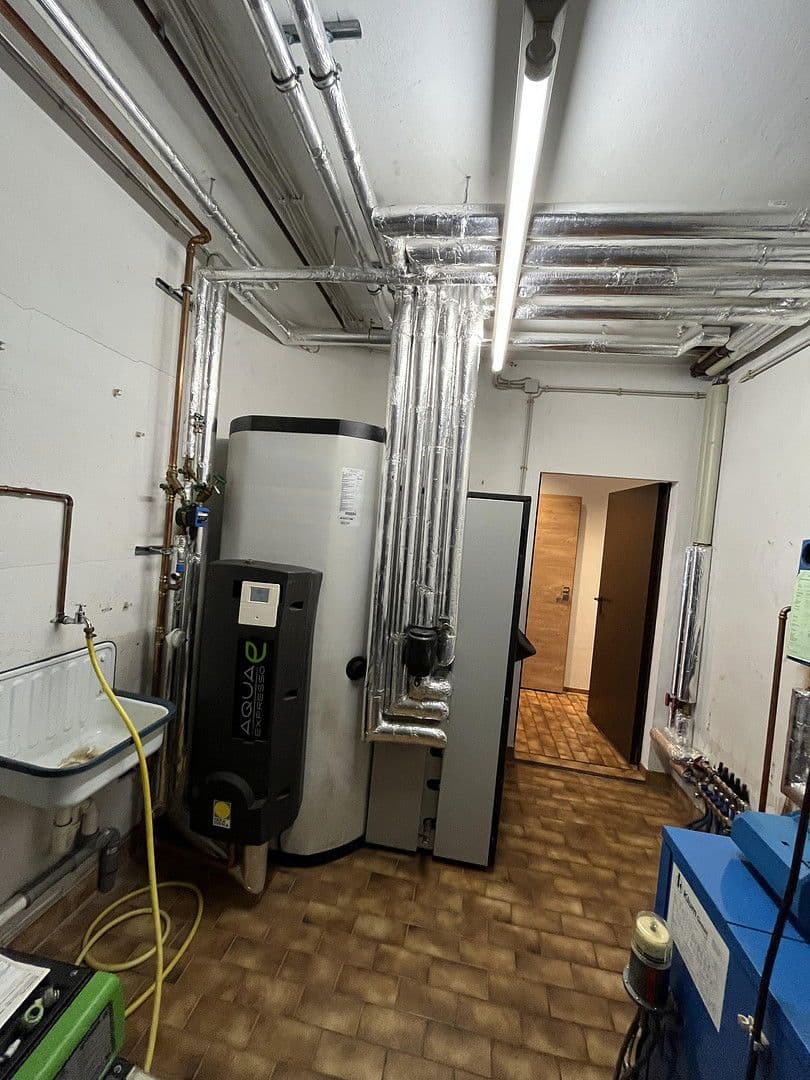 Prodej domu 350 m², pozemek 766 m², Kickelsberg 17, Bad Camberg, Hessen Prodej domu 350 m², pozemek 766 m², Kickelsberg 17, Bad Camberg, Hessen