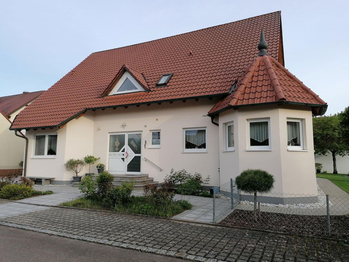 Prodej domu 346 m², pozemek 893 m², Höchstädt an der Donau, Bavorsko Prodej domu 346 m², pozemek 893 m², Höchstädt an der Donau, Bavorsko