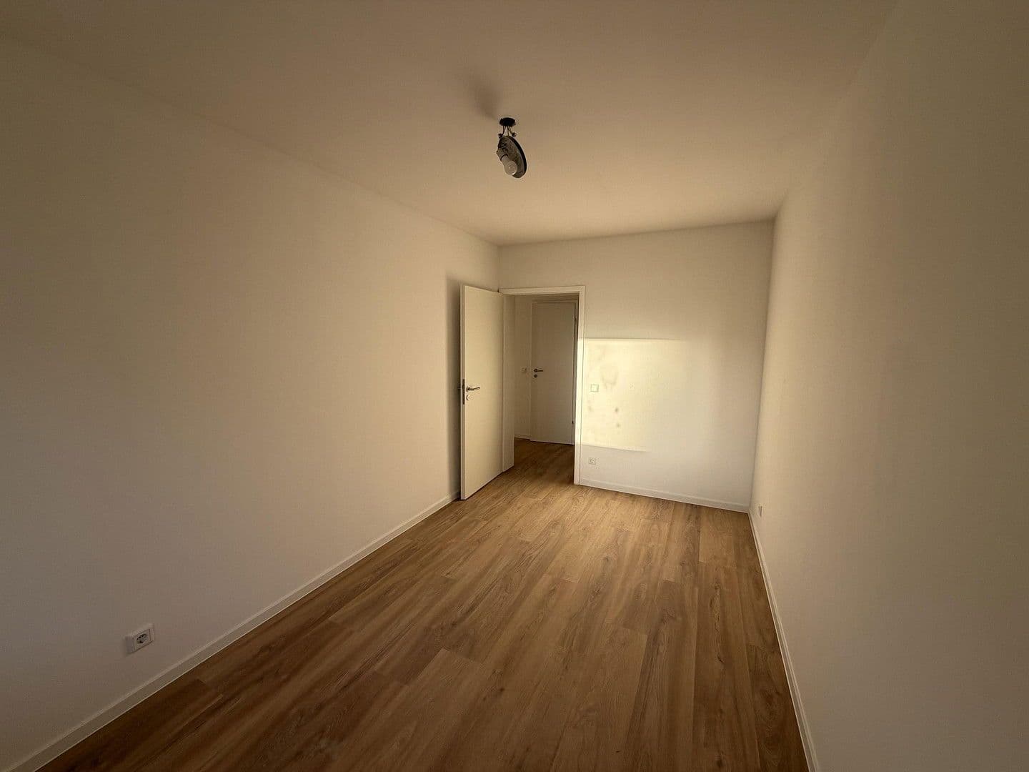Pronájem bytu 3+1 73 m², Köln, Severní Porýní-Vestfálsko Pronájem bytu 3+1 73 m², Köln, Severní Porýní-Vestfálsko
