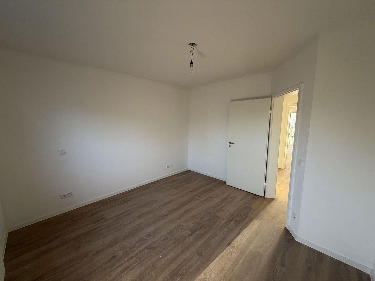 Pronájem bytu 3+1 73 m², Köln, Severní Porýní-Vestfálsko Pronájem bytu 3+1 73 m², Köln, Severní Porýní-Vestfálsko