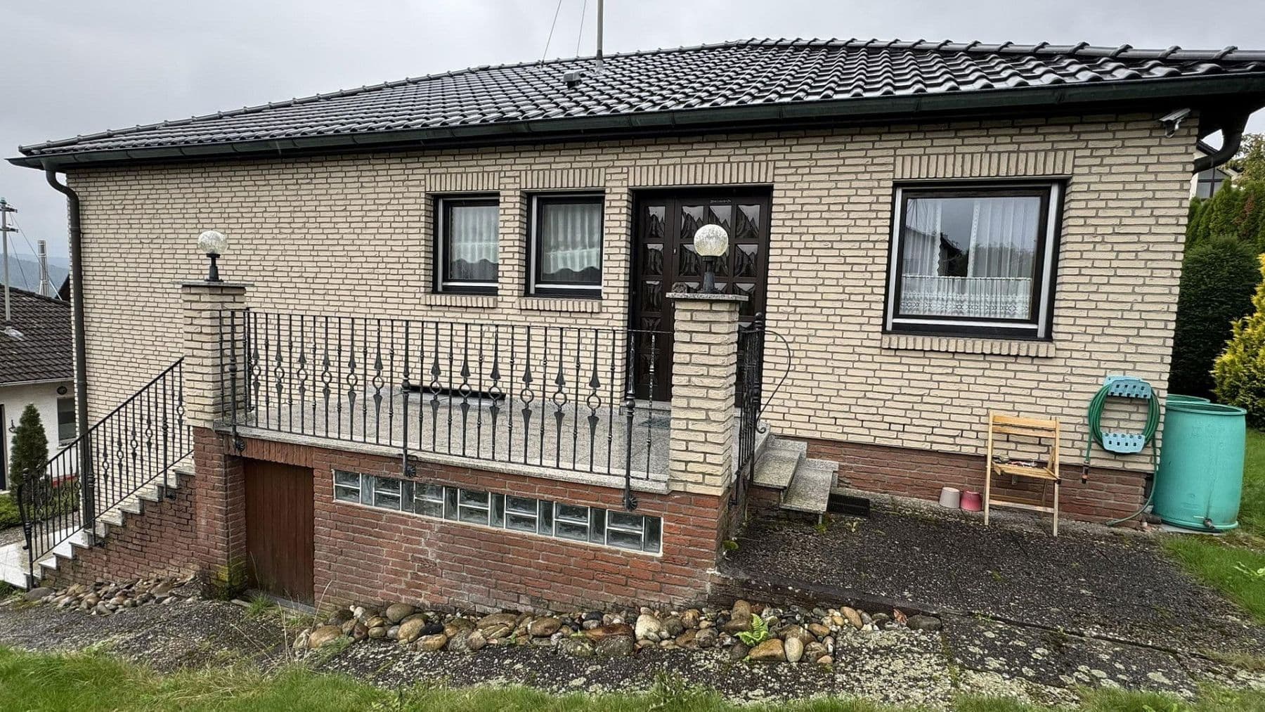 Prodej domu 180 m², pozemek 758 m², Wächtersbach, Hessen Prodej domu 180 m², pozemek 758 m², Wächtersbach, Hessen