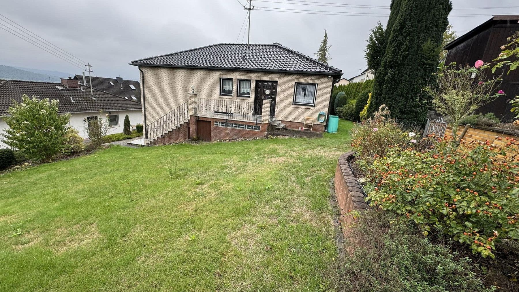 Prodej domu 180 m², pozemek 758 m², Wächtersbach, Hessen Prodej domu 180 m², pozemek 758 m², Wächtersbach, Hessen