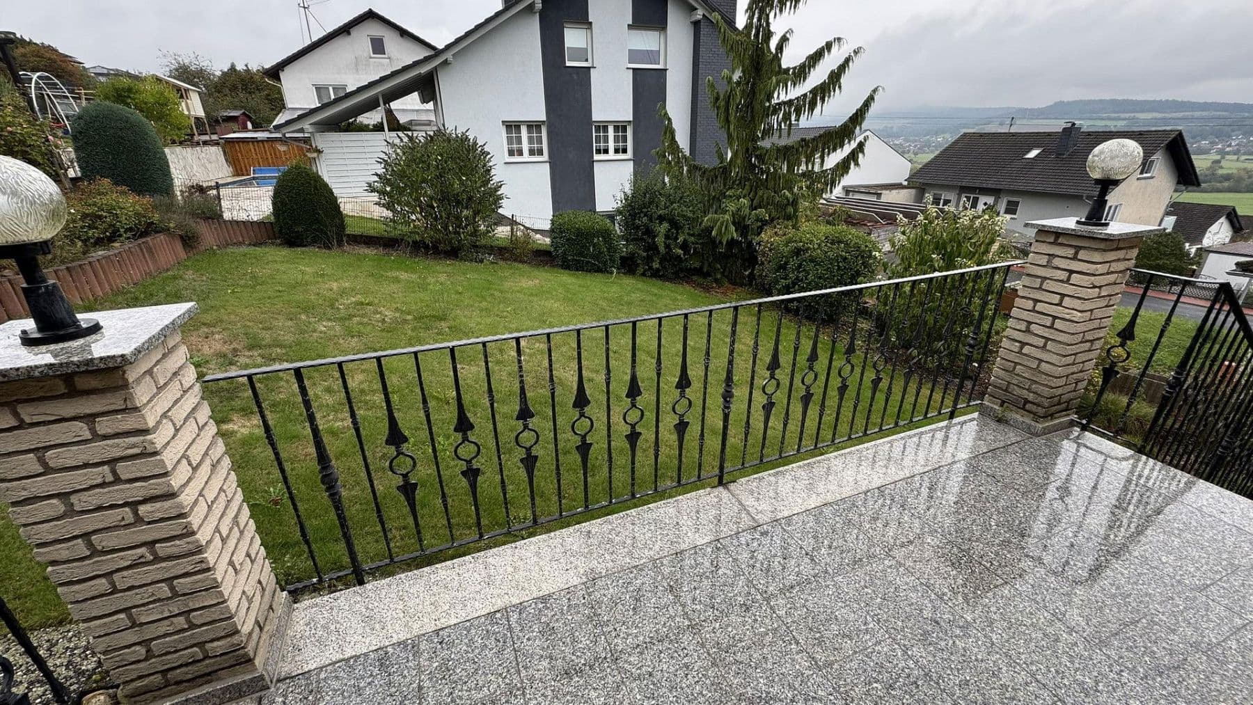 Prodej domu 180 m², pozemek 758 m², Wächtersbach, Hessen Prodej domu 180 m², pozemek 758 m², Wächtersbach, Hessen