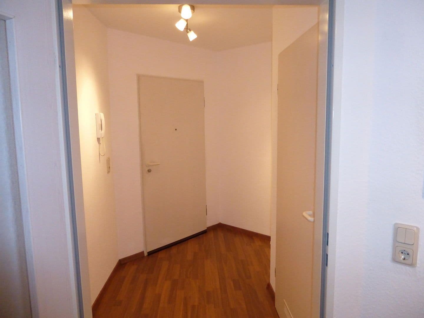 Pronájem bytu 1+1 30 m², Roonstr. 14, Bad Sachsa, Dolní Sasko Pronájem bytu 1+1 30 m², Roonstr. 14, Bad Sachsa, Dolní Sasko