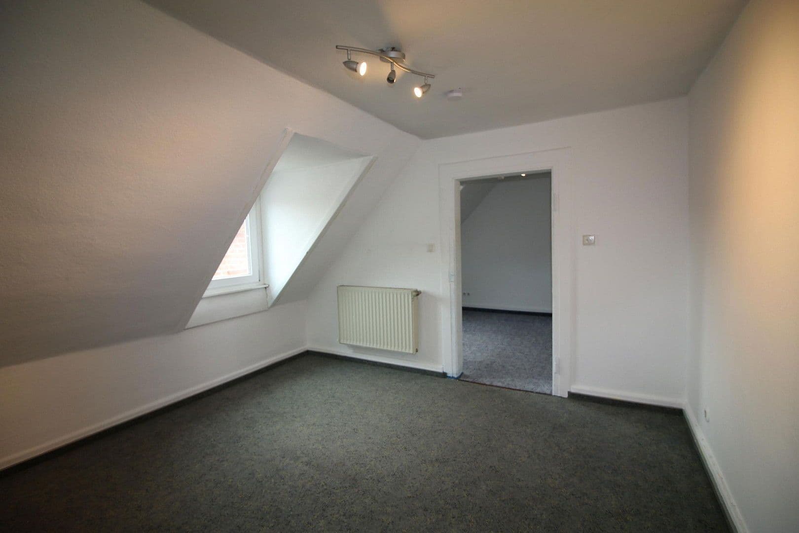 Prodej domu 121 m², pozemek 270 m², Flurstraße 7, Otterberg, Porýní-Falc Prodej domu 121 m², pozemek 270 m², Flurstraße 7, Otterberg, Porýní-Falc