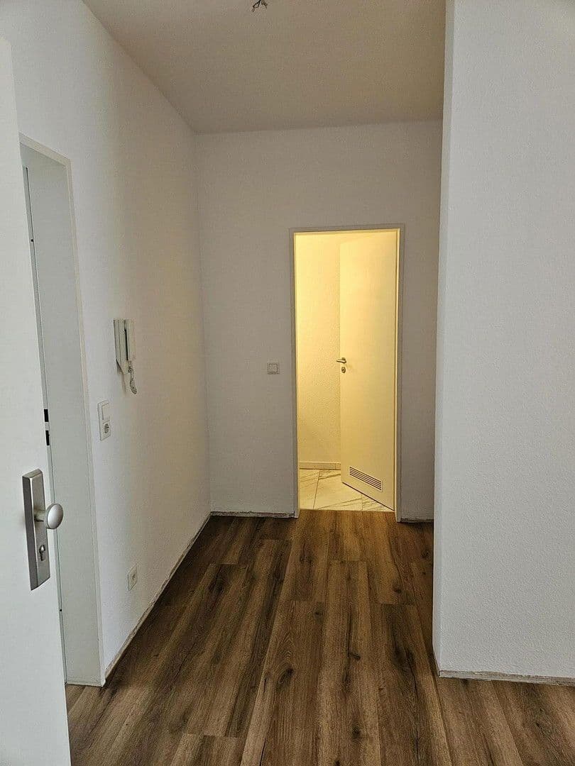 Pronájem bytu 3+1 105 m², Hugenottenallee 95-97, Neu-Isenburg, Hessen Pronájem bytu 3+1 105 m², Hugenottenallee 95-97, Neu-Isenburg, Hessen