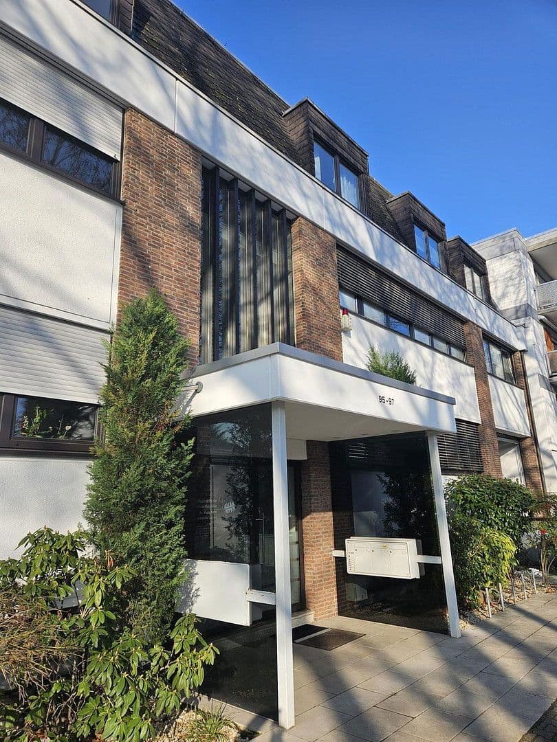 Pronájem bytu 3+1 105 m², Hugenottenallee 95-97, Neu-Isenburg, Hessen Pronájem bytu 3+1 105 m², Hugenottenallee 95-97, Neu-Isenburg, Hessen