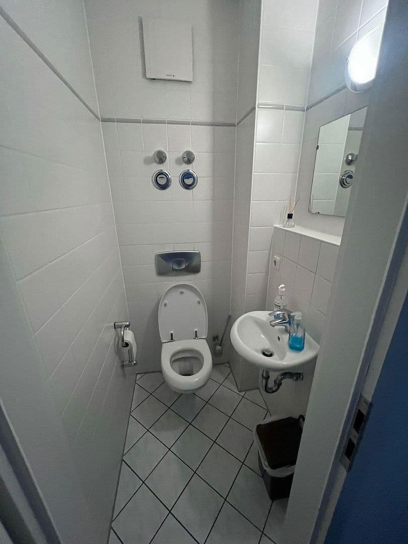 Pronájem kanceláře 65 m², Pfotenhauerstr. 52, Dresden, Sasko Pronájem kanceláře 65 m², Pfotenhauerstr. 52, Dresden, Sasko