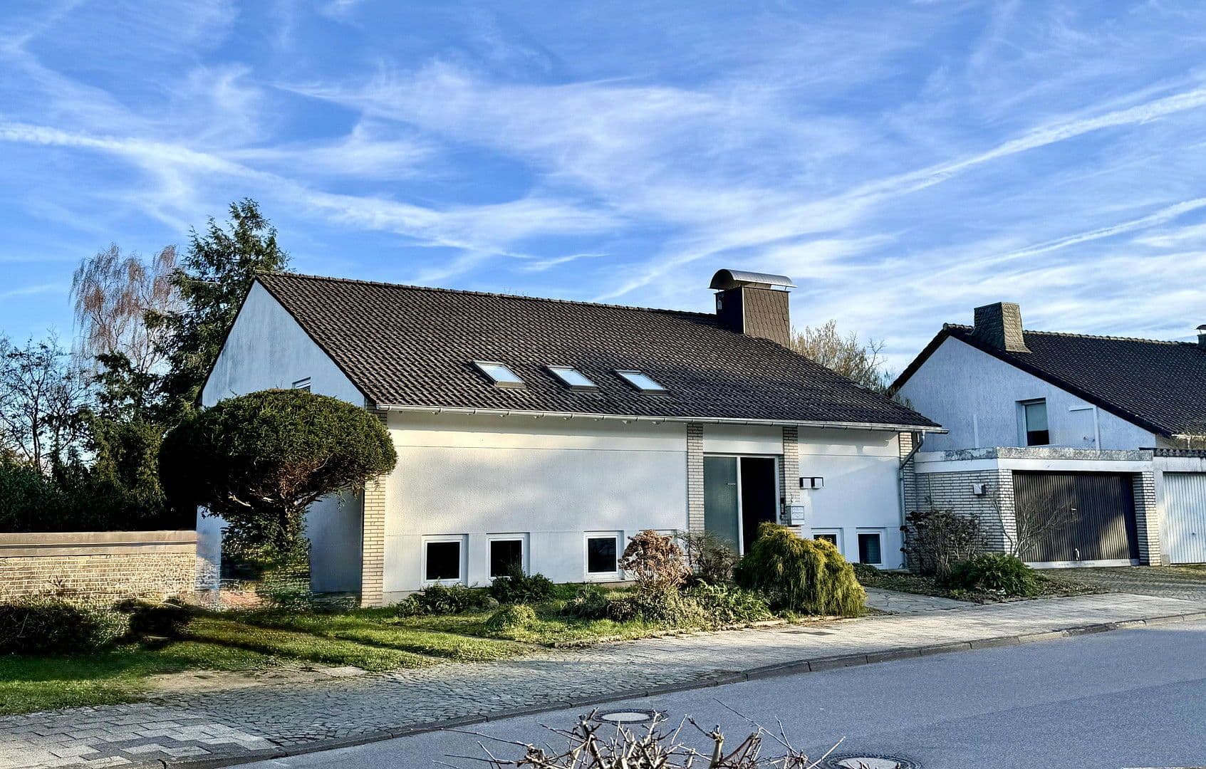 Prodej domu 243 m², pozemek 773 m², Am Neuenhof 7, Cáchy, Severní Porýní-Vestfálsko Prodej domu 243 m², pozemek 773 m², Am Neuenhof 7, Cáchy, Severní Porýní-Vestfálsko