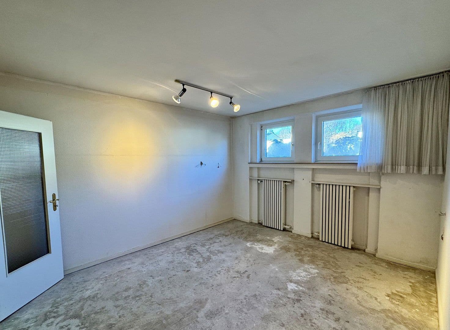 Prodej domu 243 m², pozemek 773 m², Am Neuenhof 7, Cáchy, Severní Porýní-Vestfálsko Prodej domu 243 m², pozemek 773 m², Am Neuenhof 7, Cáchy, Severní Porýní-Vestfálsko