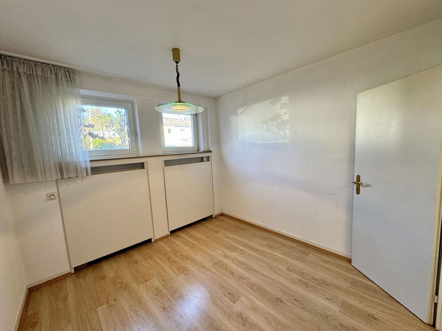 Prodej domu 243 m², pozemek 773 m², Am Neuenhof 7, Cáchy, Severní Porýní-Vestfálsko Prodej domu 243 m², pozemek 773 m², Am Neuenhof 7, Cáchy, Severní Porýní-Vestfálsko